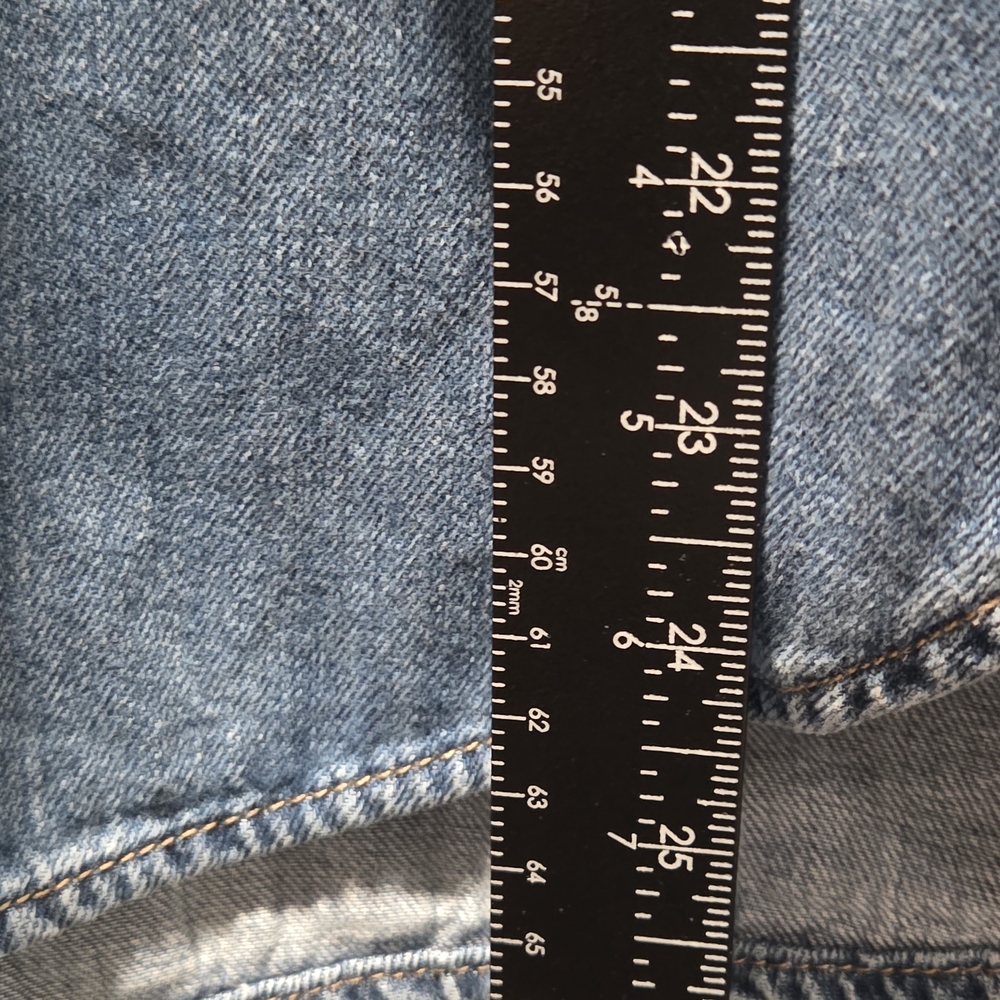 Universal Thread Retro Oversized Denim Shacket 10… - image 8